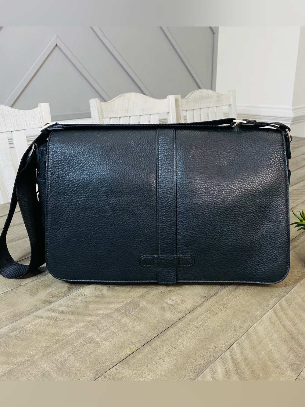 Bosca Tribeca Black Leather Messenger Bag Made In Italy